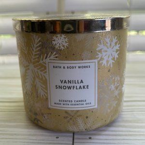 Bath & Body Works 3-Wick Candle - Vanilla Snowflake